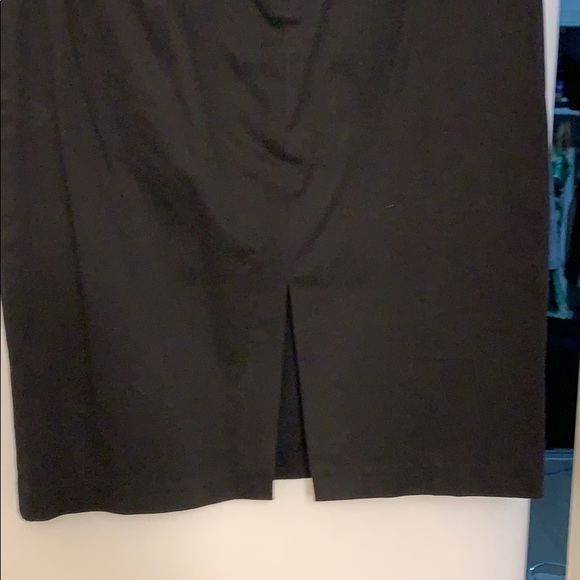 Fitted Super Cute Black Skirt - Picture 3 of 5